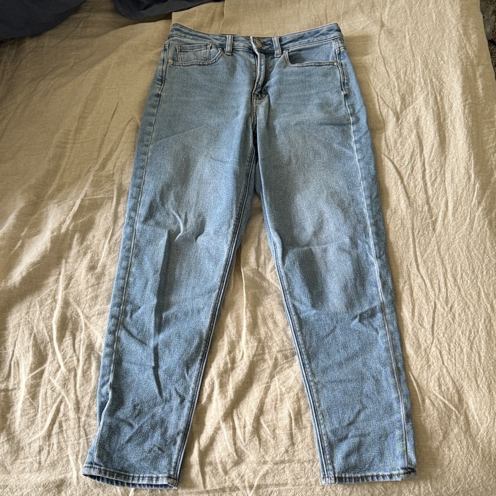 American Eagle Outfitters Mom Jeans